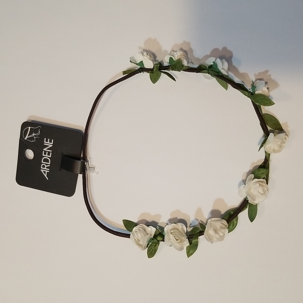 White flower crown headband with green leaves, NWT